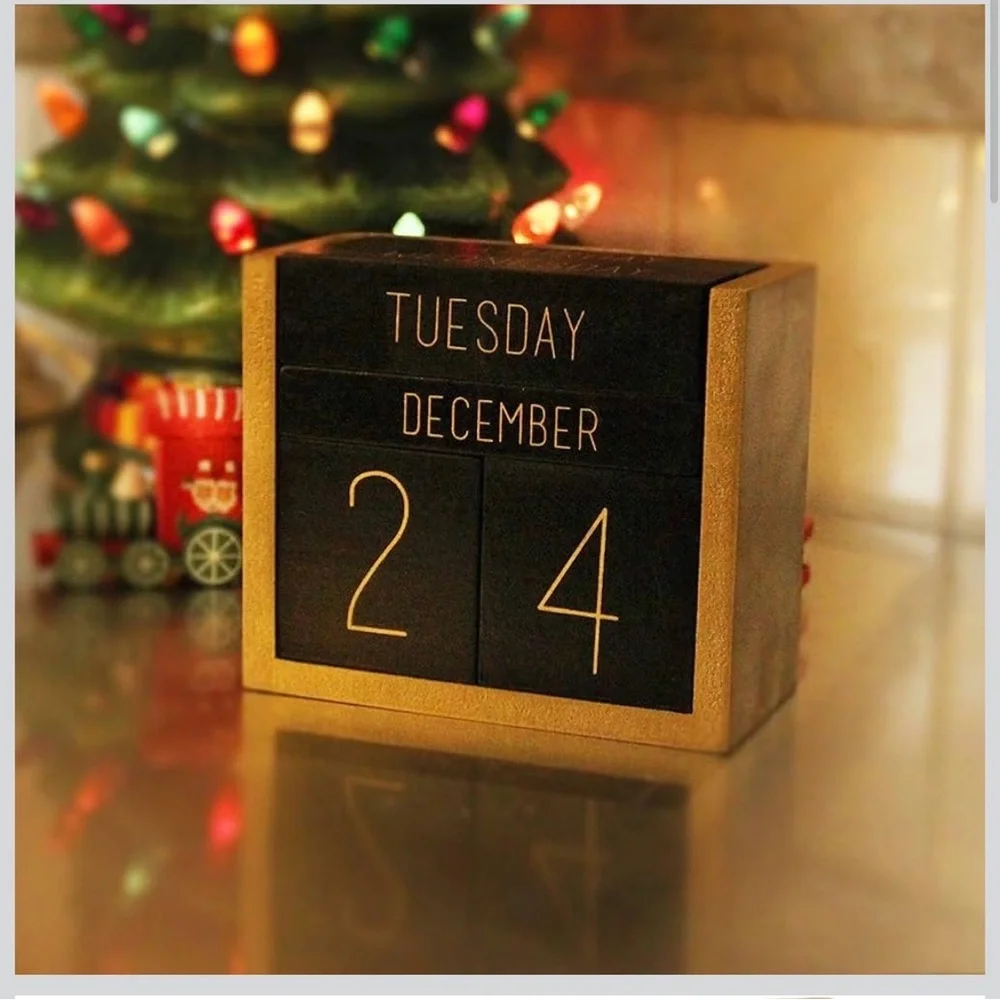 Elegant Wooden Block Perpetual Calendar | Black & Gold | New